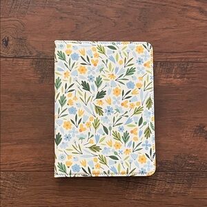 Floral Patterned Kindle Case